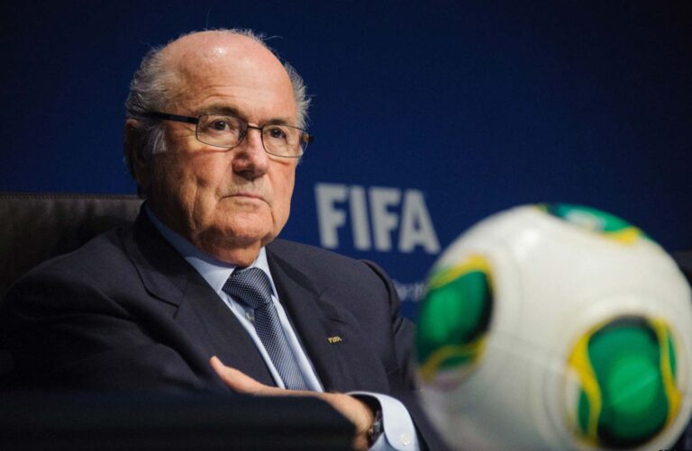 Blatter, ex presidente de FIFA, fue hospitalizado por Covid-19
