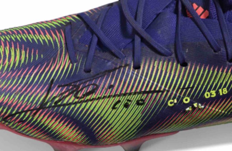 Subastan zapatos con los que Messi superó el récord de Pelé 