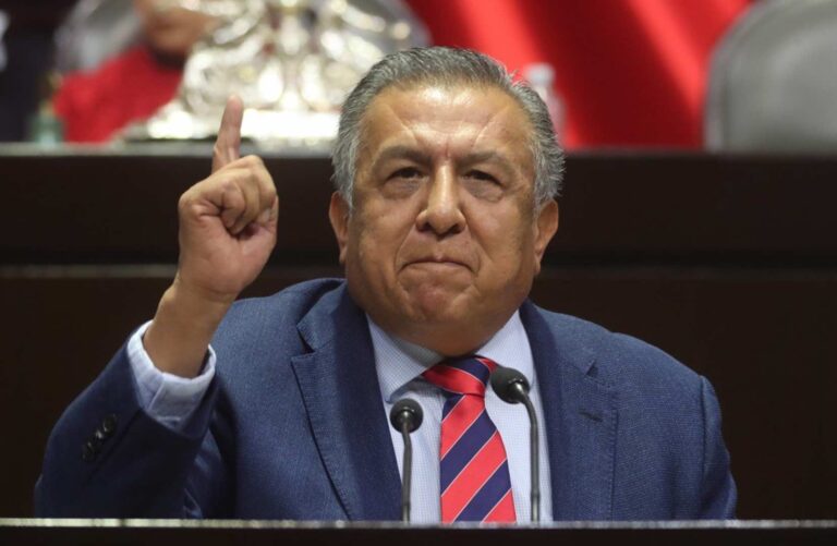 Expulsan ya a Saúl Huerta de Morena