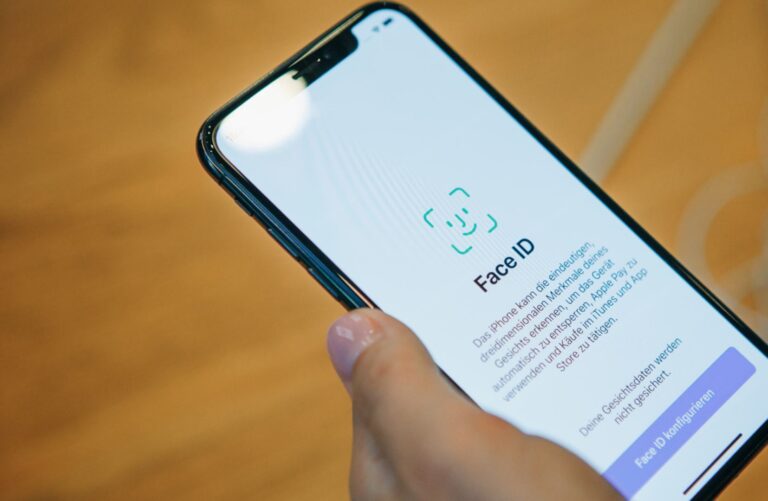 iOS 14.5 ya está en México: desbloquea tu iPhone con FaceID y sin quitarte el cubrebocas, mejoras para Siri y nuevos emojis.