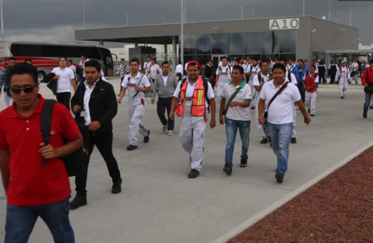 Trabajadores de Audi deberán pagar 7.50 pesos por el servicio de transporte contratado por la empresa