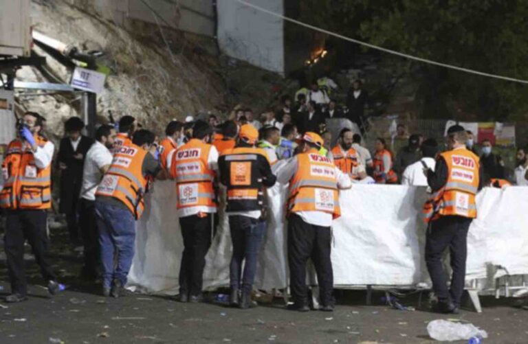 Al menos 45 muertos y decenas de heridos tras estampida durante evento religioso en Israel