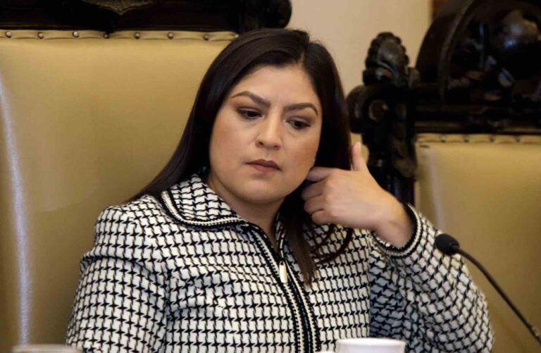 Dos de cada 10 poblanos apoyan a Claudia Rivera: Mitofsky