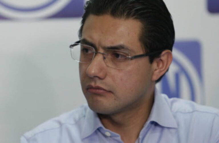 Sin placas, así anda aspirante panista a alcaldía de Ocoyucan
