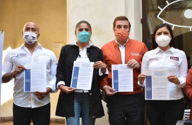 Desdeñan candidatos agenda de igualdad; firman 4 de 8 aspirantes