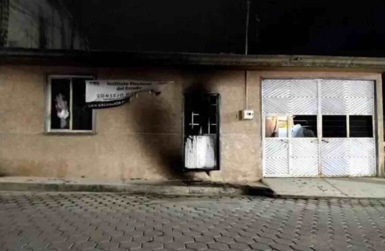 Atacan con explosivos sede del IEE en San Salvador El Seco