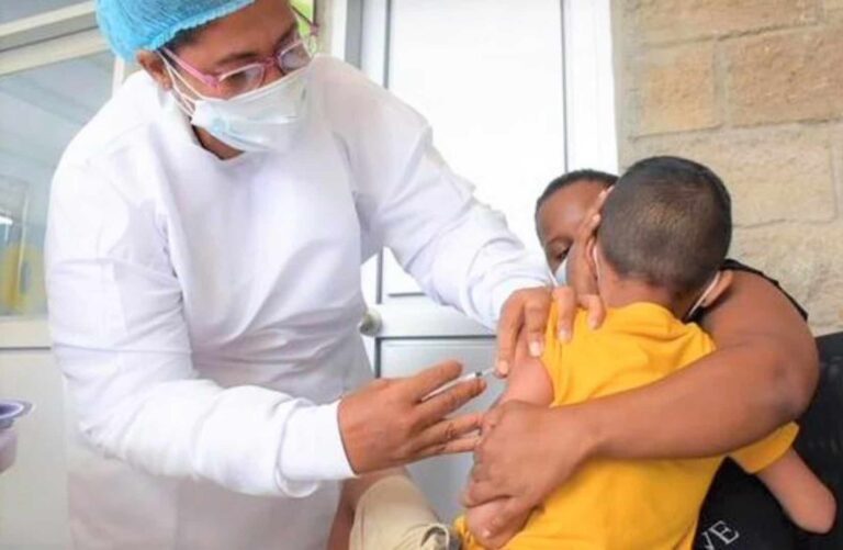 Inicia campaña de vacunación contra el Sarampión y la Rubeola