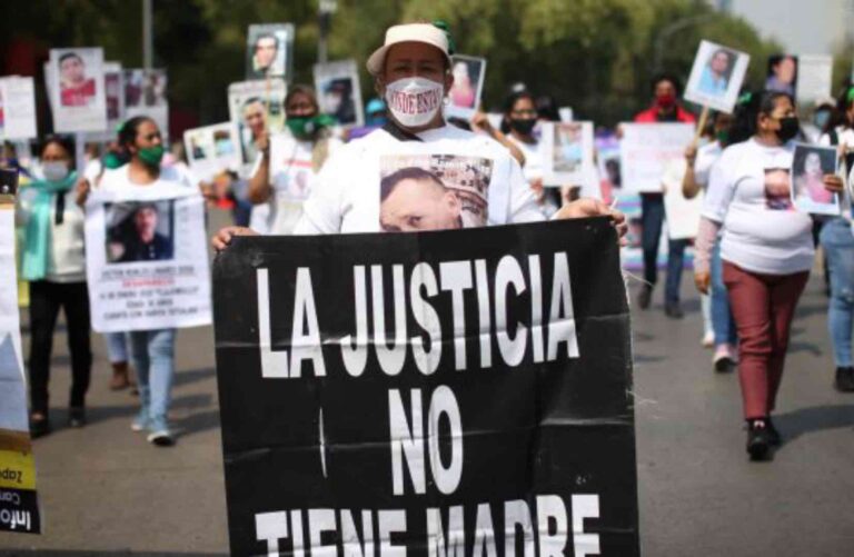 Exigen a AMLO localizar 87 mil desaparecidos