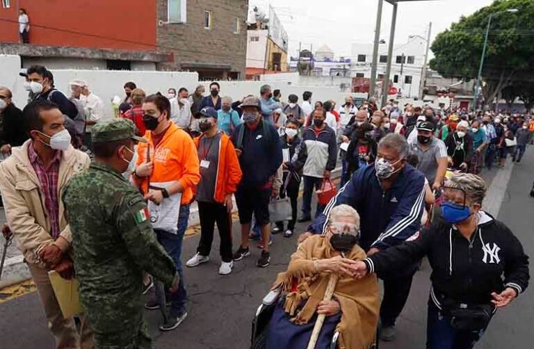 Fracaso de vacunacion en la 25 zona militar debido a falla de logística.