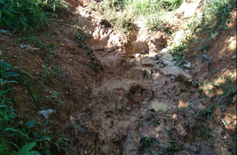Urge construcción de empedrado del camino real Zaragoza-Jopala