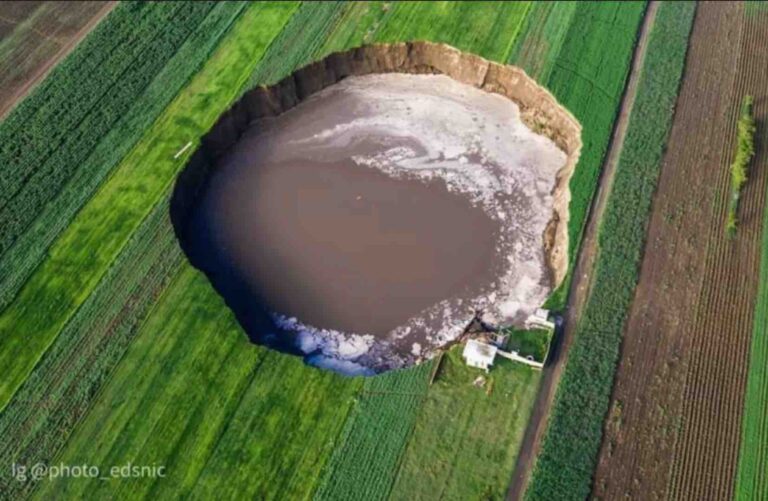 Socavón termina con la casa de la familia Xalamihua