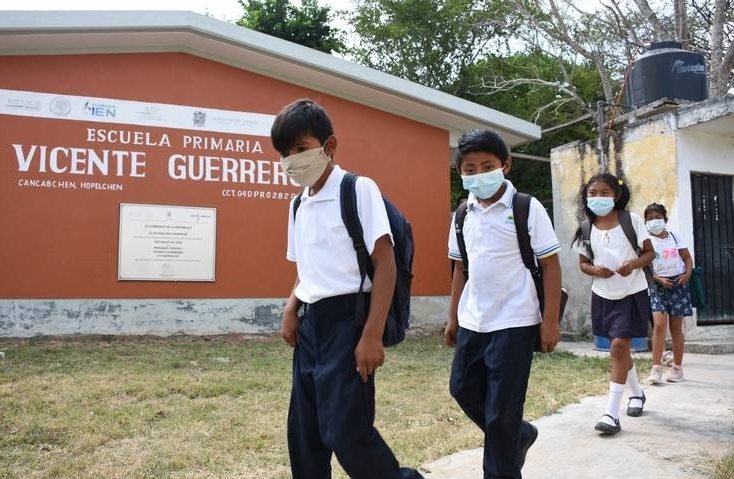 Ante regreso a clases, padres de familia reprueban a AMLO y Barbosa