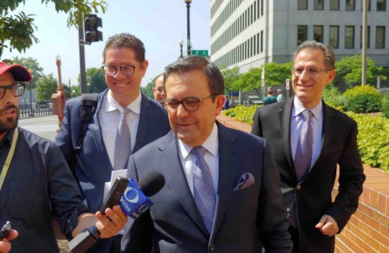 Vinculan a proceso a Ildefonso Guajardo por presunto enriquecimiento ilícito