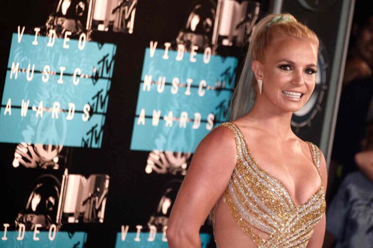 Britney Spears inicia los trámites legales para sacar a su padre de la tutela