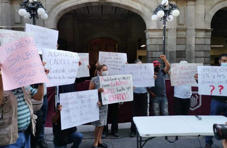 “Es una burla, hasta nos queda debiendo”; Sindicalizados del ayuntamiento de Puebla