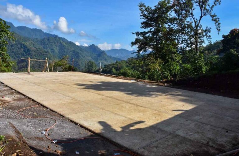 Construye Ayuntamiento huitzilteco cancha en Tecorral