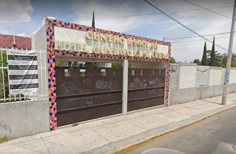 Padres de familia denuncian cobro de cuotas altas en escuelas