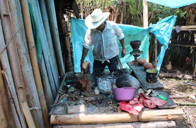 Damnificados cuetzalatecos olvidados en medio de pobreza