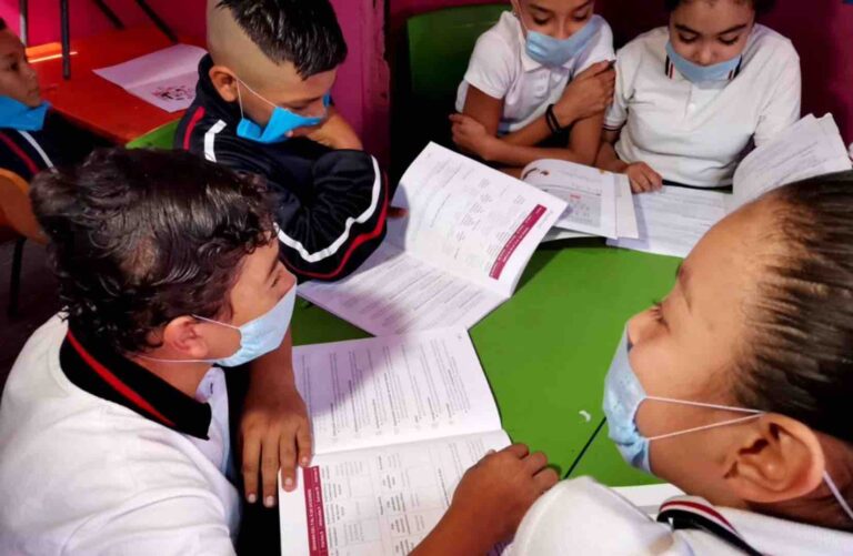 Homicidio social de AMLO el regreso a clases sin vacuna