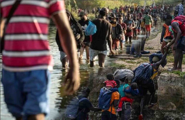 Localizan a 65 migrantes en la Sierra de Puebla