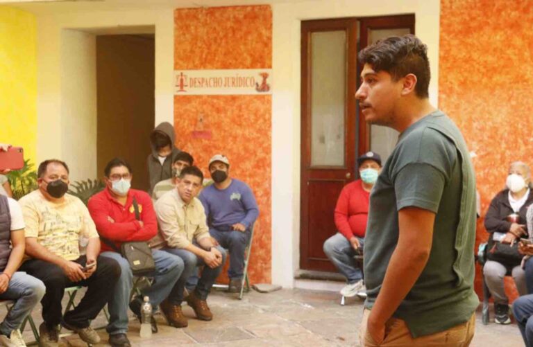 Denuncian discriminación y bloqueo por parte del estado hacia grúas antorchistas