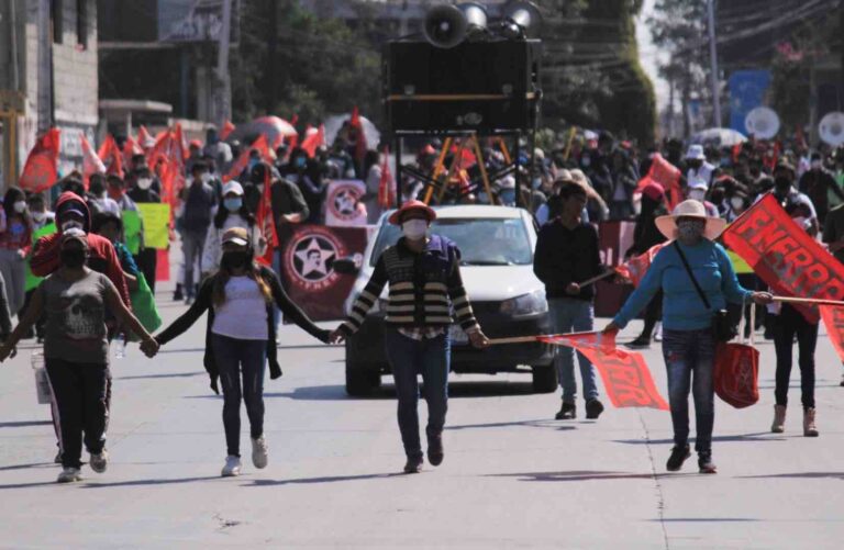 Amenazas y represión a estudiantes 