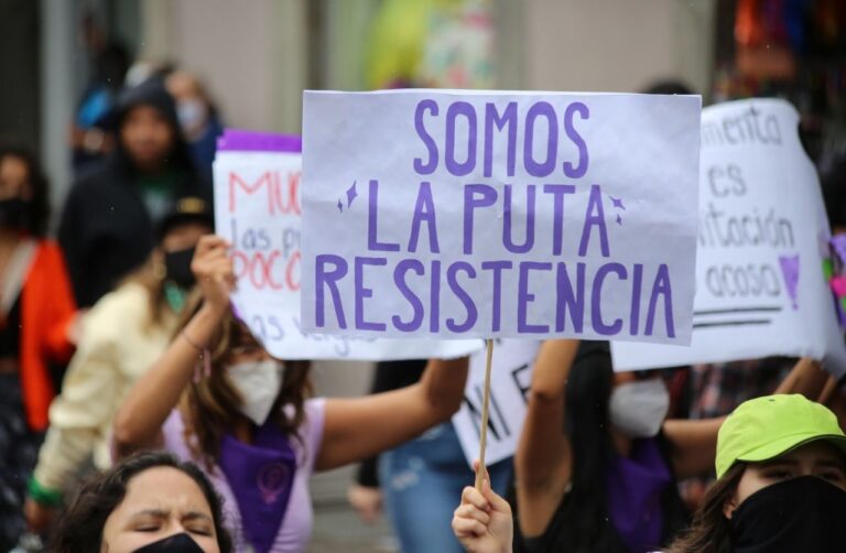 ¡Somos la puta resistencia!: feministas marchan en la capital