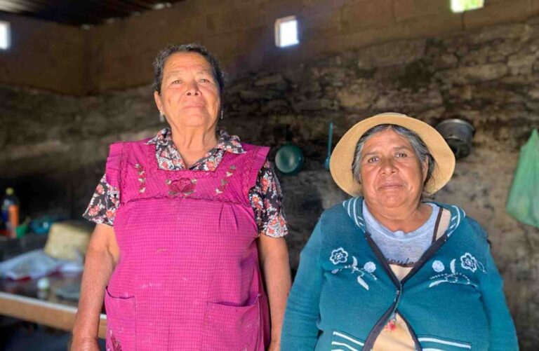 Habitantes de San José Xacxamayo denuncian abandono en el sector salud