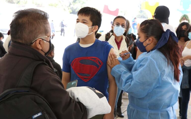 El 19 de noviembre inicia el pre-registro para los adolescentes de 15 a 17 años