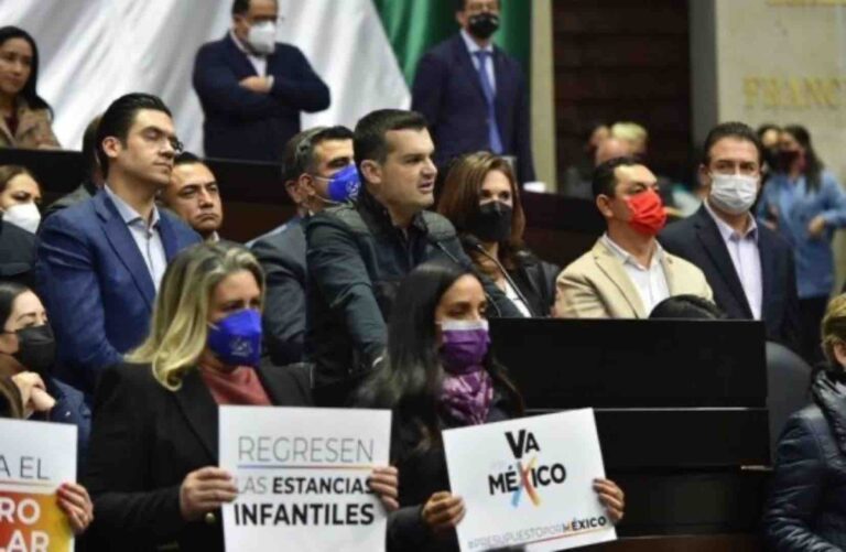 Sin aceptar cambios, diputados de Morena aprueban PEF 2022