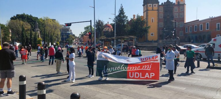 Gobierno de Barbosa cede y ordena retiro de la policía del campus de la UDLAP