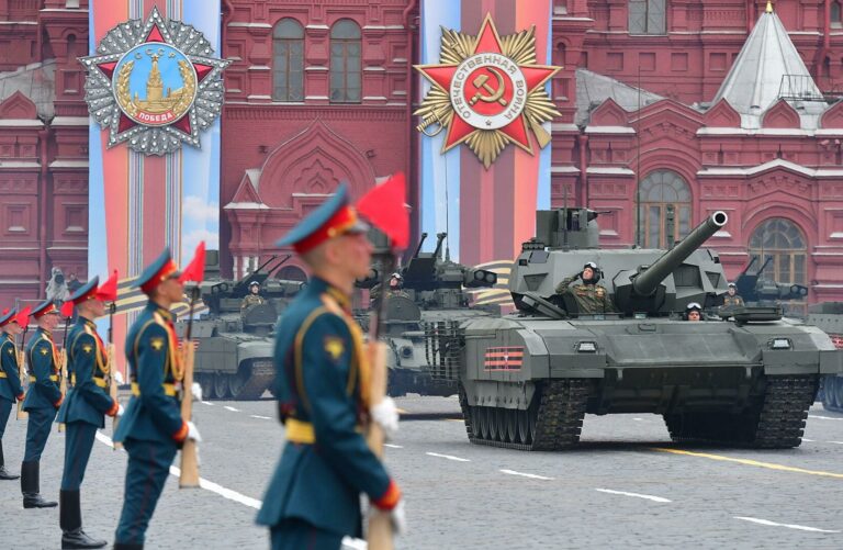 Ante provocaciones de E.E.U.U. y de la OTAN, el gobierno ruso alerta a sus fuerzas militares.