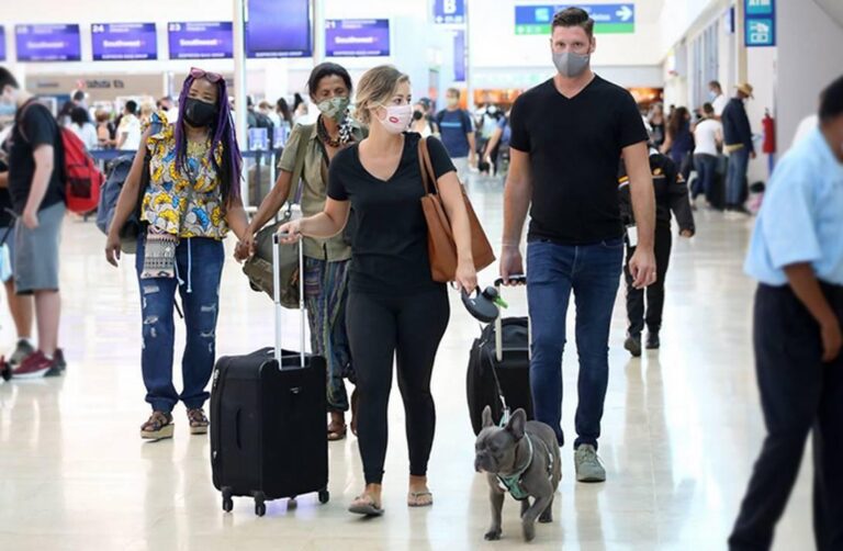 EU eleva alerta Covid de México y pide a su población no viajar