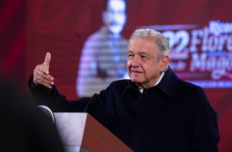 Obrador denuncia que oposición usa la crisis de desaparecidos para desprestigiar a su gobierno