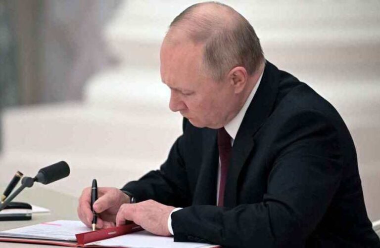 Rusia reconoce la independencia de Donestk y Lugansk