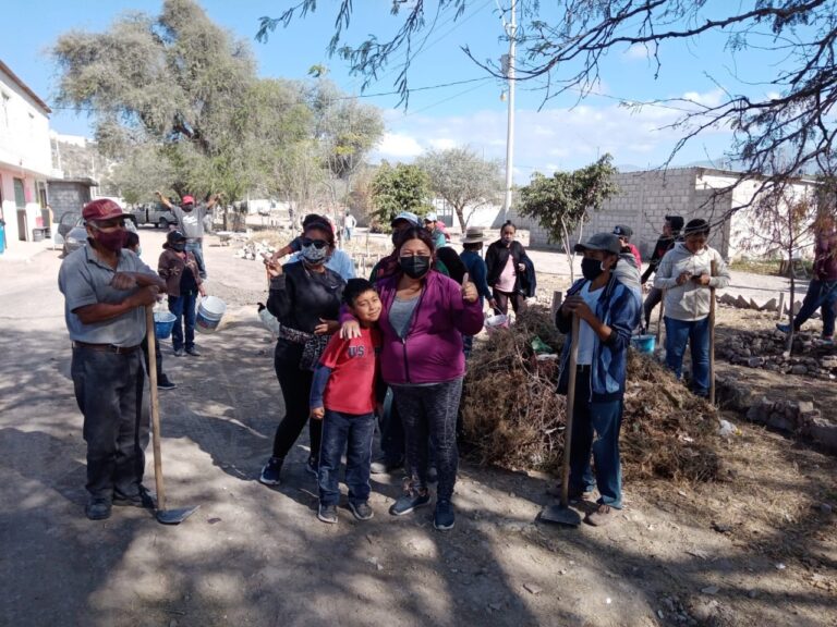 Piden agua potable y drenaje