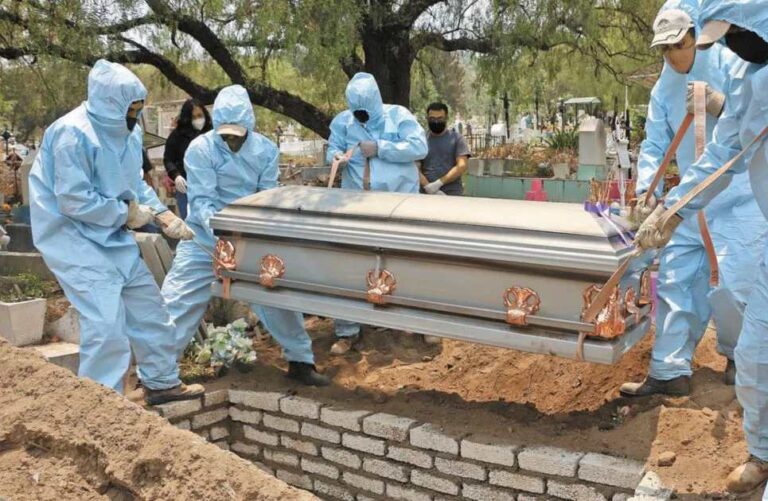 En México, siete de cada diez personas que pierden la vida por covid-19 no están vacunadas