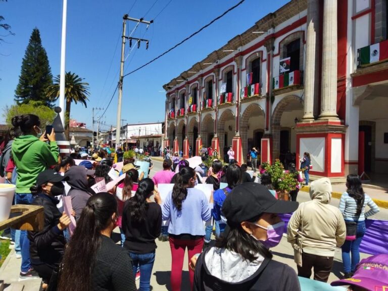Exigen justicia por violación a una policía en Tetela