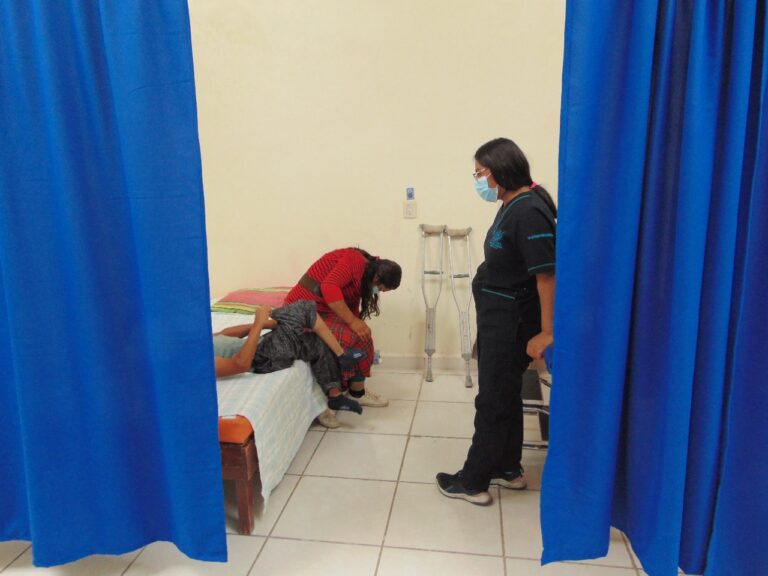 Ofrece servicios de fisioterapia la UBR de Cañada Morelos