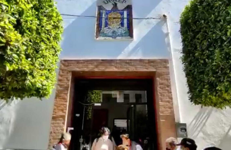 Dan de alta a profesor agredido en UPAEP Santiago