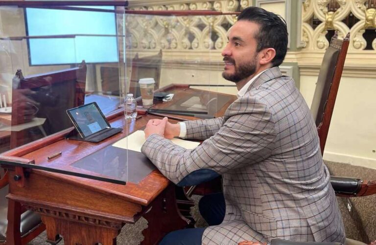 Toño López, diputado local del distrito 20, otra vez de los más faltistas en Congreso