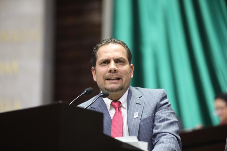 Se destapa Alejandro Carvajal por la alcaldía de Puebla