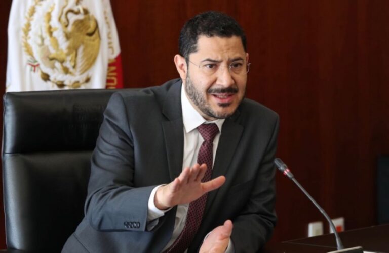 Ahora Martí Batres sale en defensa de AMLO