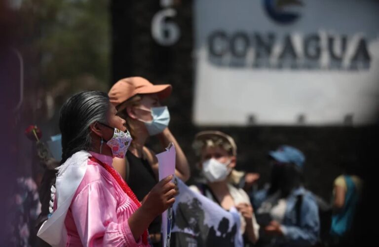 Marchan en defensa del agua