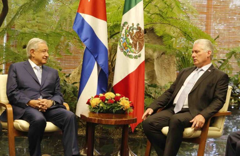 AMLO se reúne con Díaz-Canel en Cuba