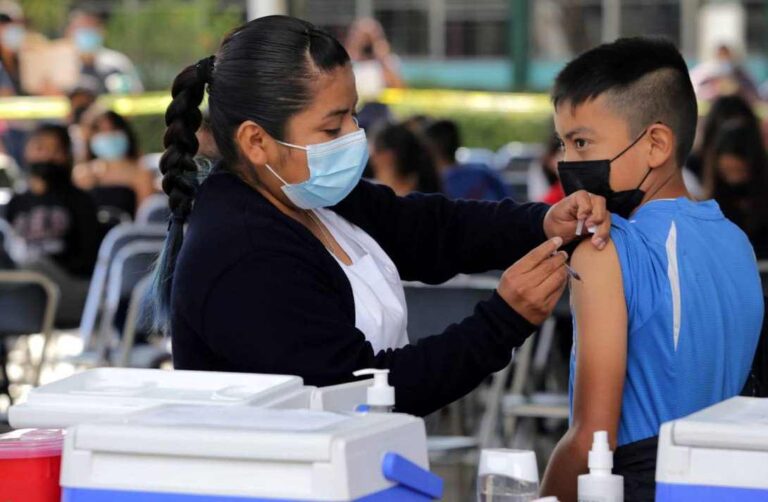 Aplicará sector salud vacunas contra COVID-19 a menores de 12 a 14 años de 107 municipios