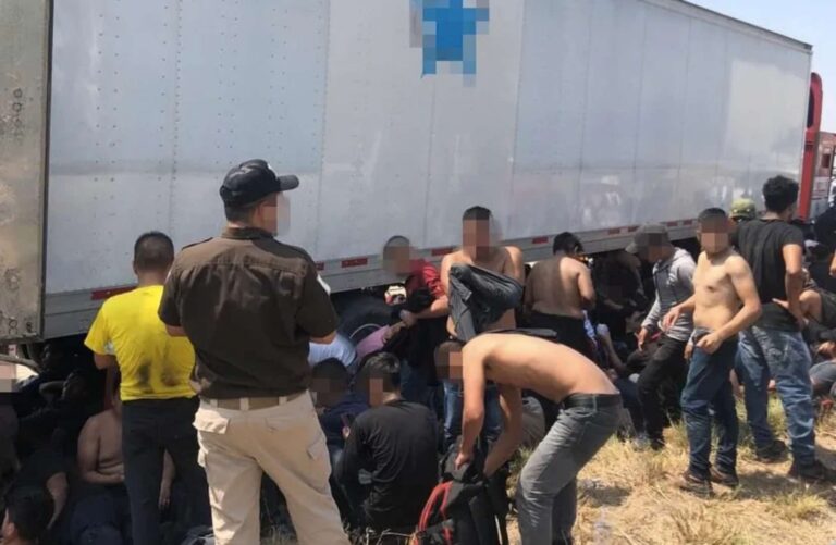 Encuentran a 266 migrantes hacinados en Nuevo León