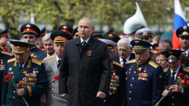 El presidente ruso, Vladímir Putin, da su discurso durante el desfile militar del Día de la Victoria