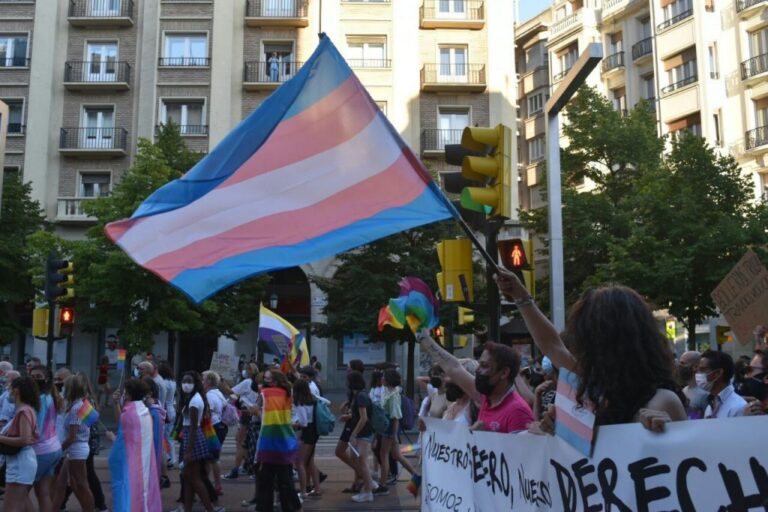 El Gobierno de España aprueba la ‘ley trans’, reconoce la identidad trans de adolescentes