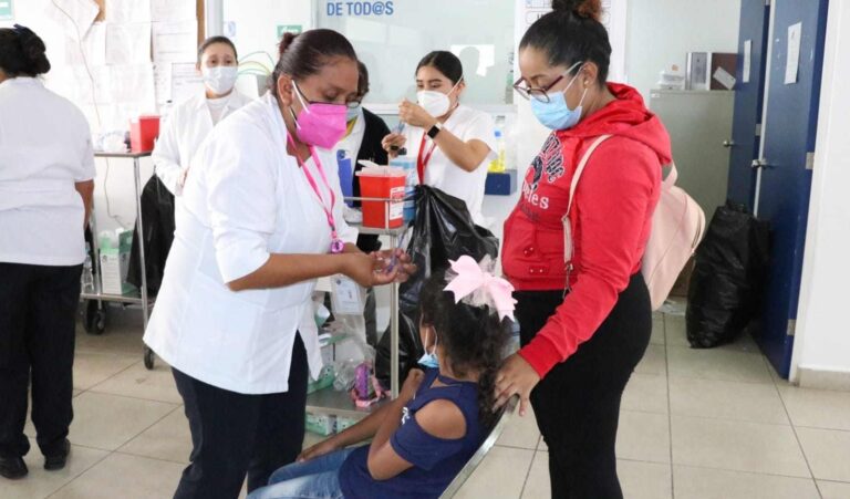 Vacunación de menores, un acto de responsabilidad de padres de familia: MBH